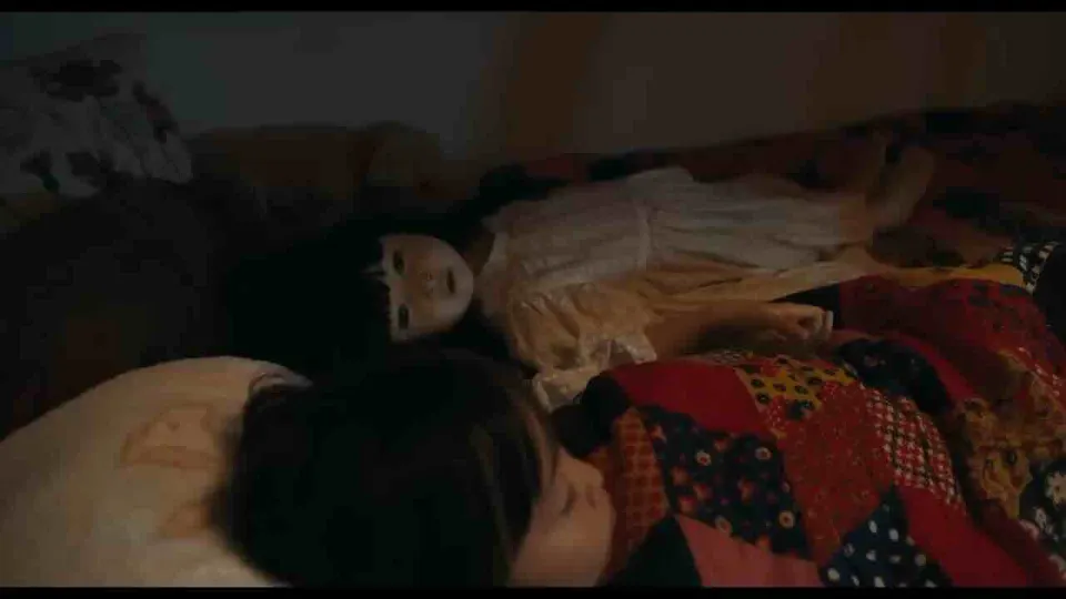 ឆាកពីខ្សែភាពយន្ត Dollhouse